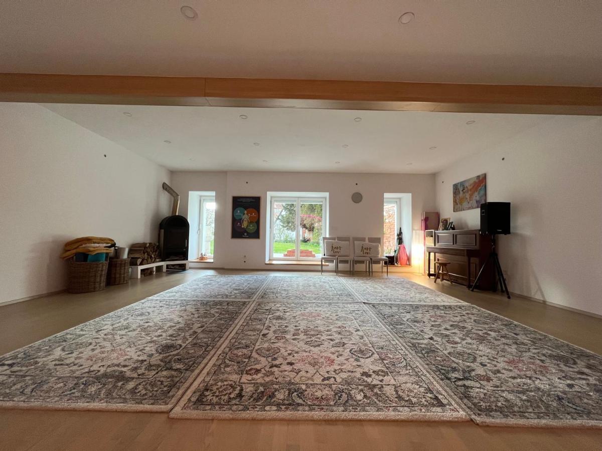 Appartamento Om Yoga Center Slovenska Bistrica Esterno foto