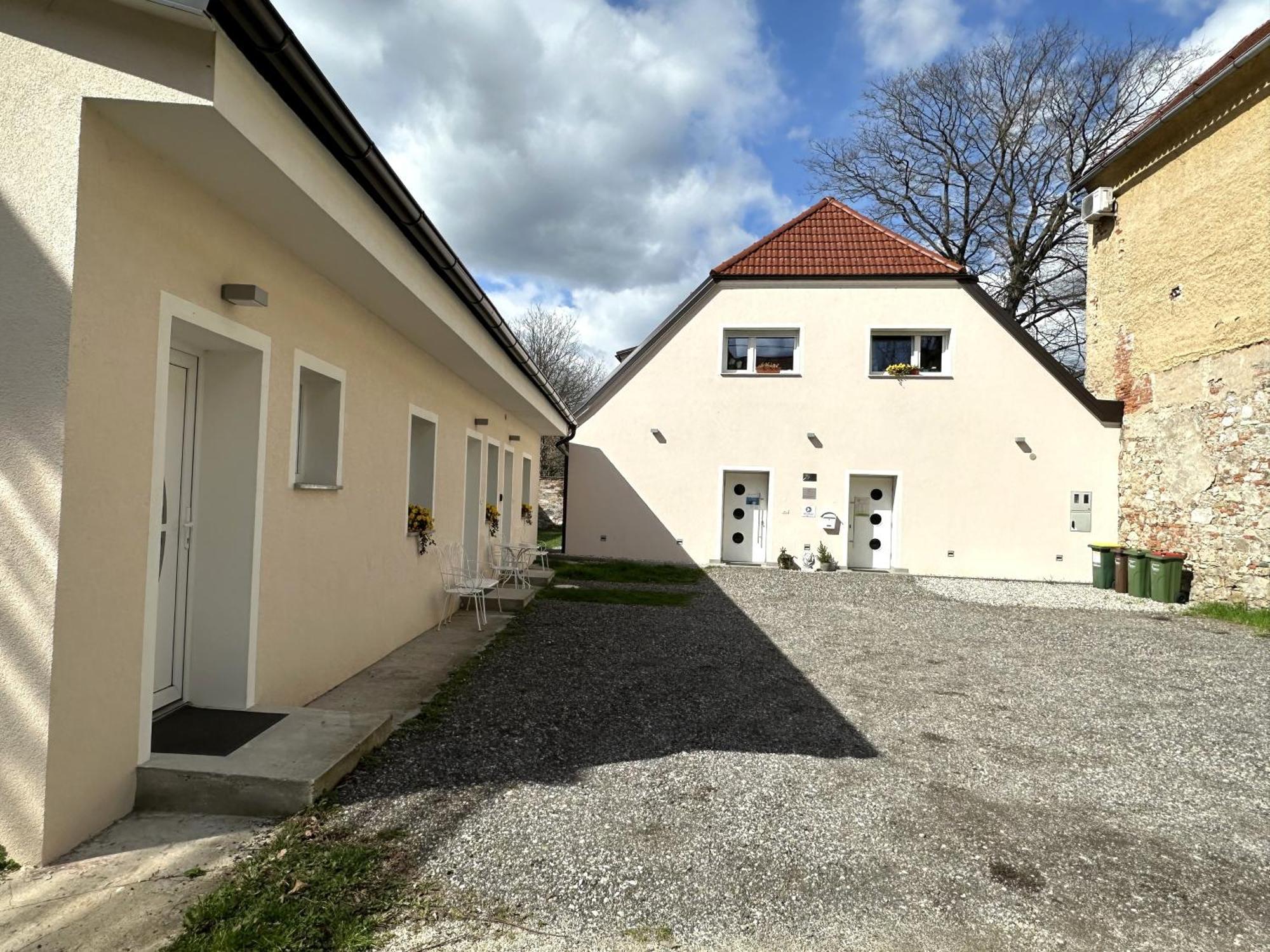 Appartamento Om Yoga Center Slovenska Bistrica Esterno foto